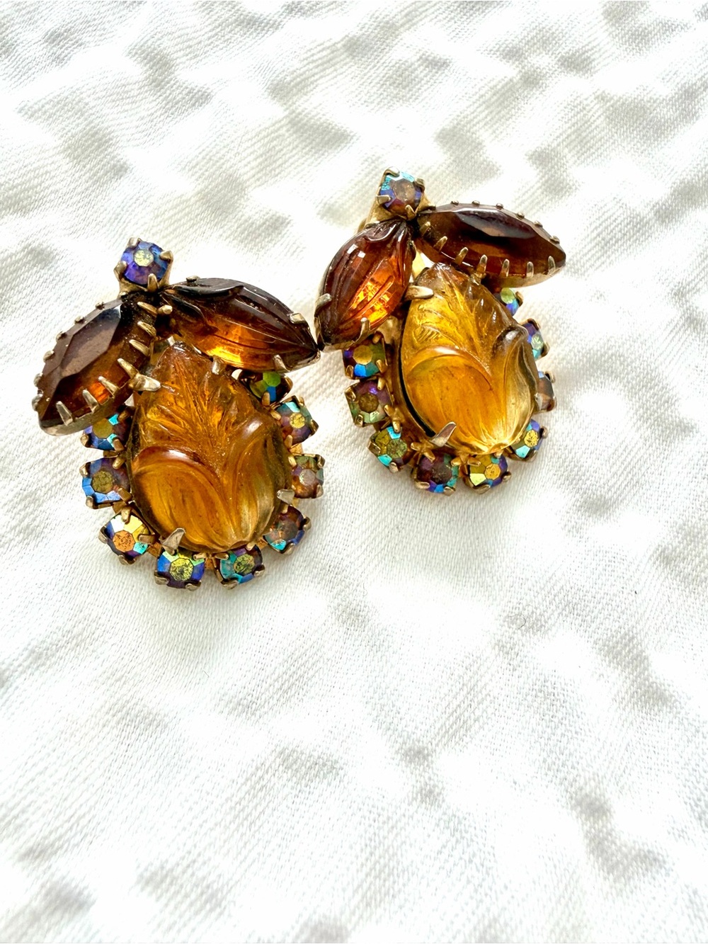 1950’s Mid Century Bee carved glass clip earrings